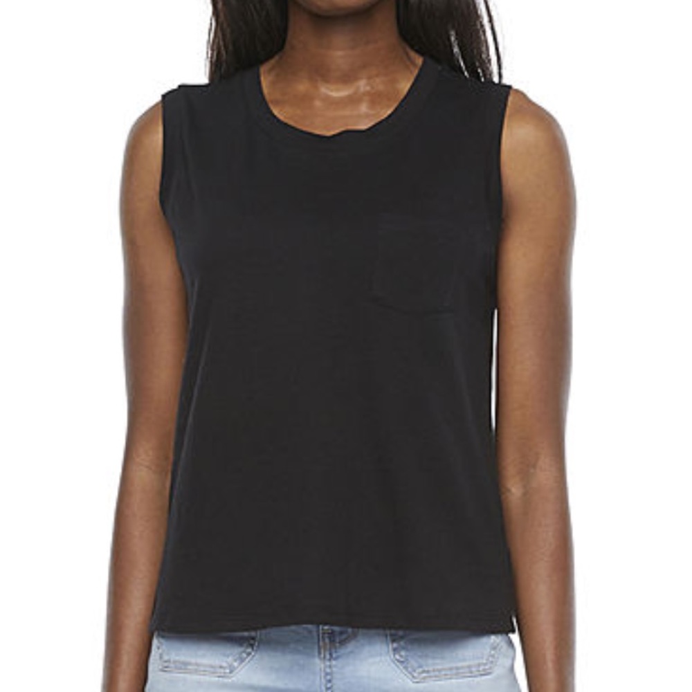 a.n.a. Women’s Black Round Neck Sleeveless Tank Top